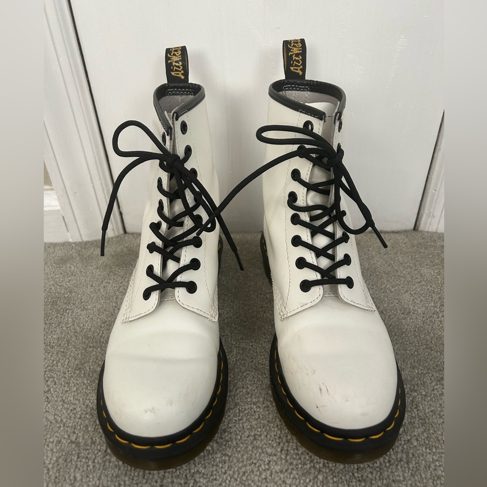 DR MARTENS 1460 WHITE LEATHER LACE UP BOOTS EU SIZE 39/US SIZE 8
